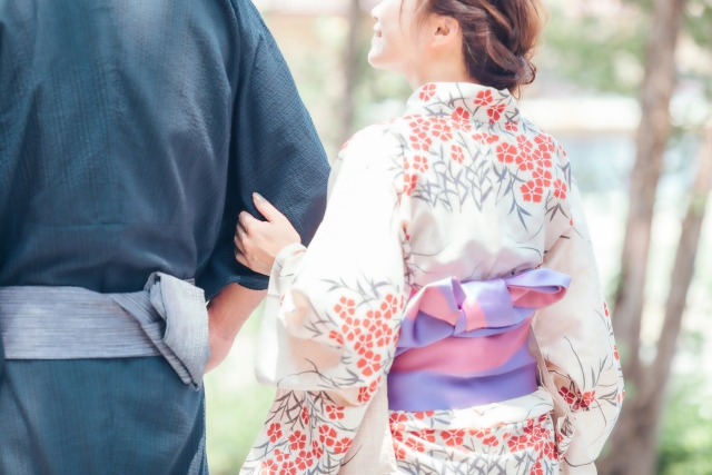 浴衣の男女