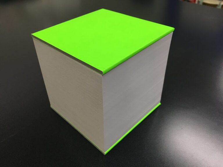                                                         628ページの正方形のメモ帳                                                        